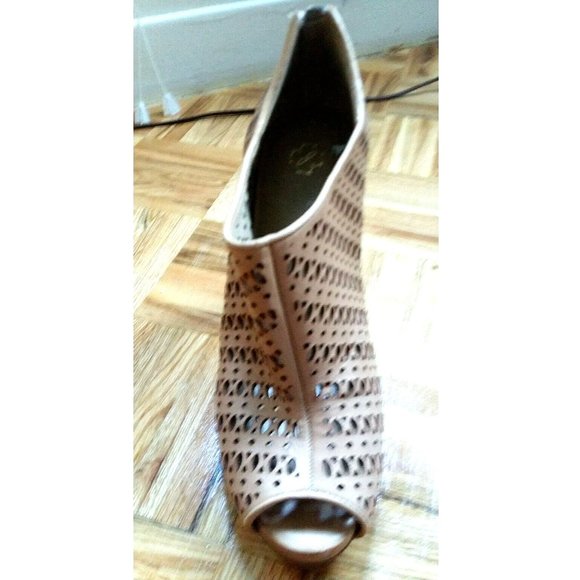 Ann Taylor nude tan perforated mesh leather ankle boots booties high heels 9 1/2 - Picture 8 of 12